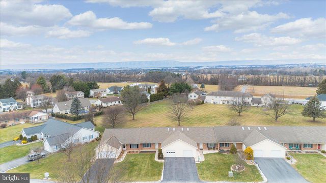 3459 GLEN EAGLES DR, Chambersburg, PA 17202