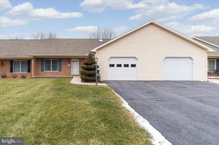 3459 GLEN EAGLES DR, Chambersburg, PA 17202