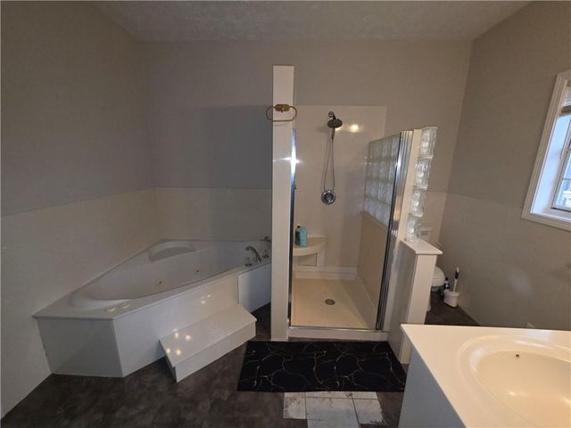 5046 Sunbrook NW Drive, Acworth, GA 30101