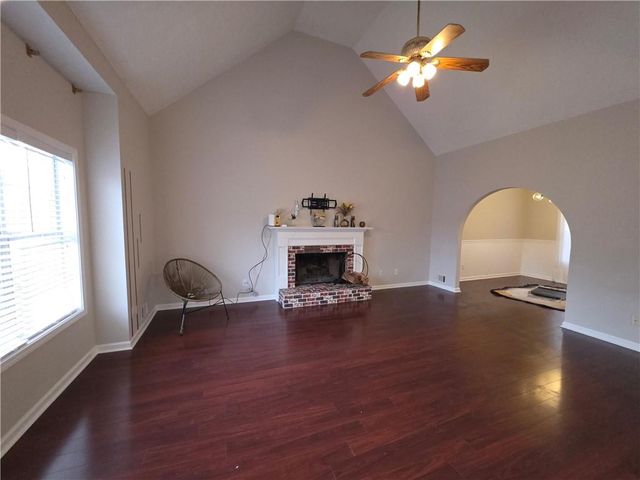 5046 Sunbrook NW Drive, Acworth, GA 30101