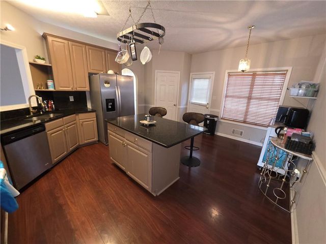 5046 Sunbrook NW Drive, Acworth, GA 30101