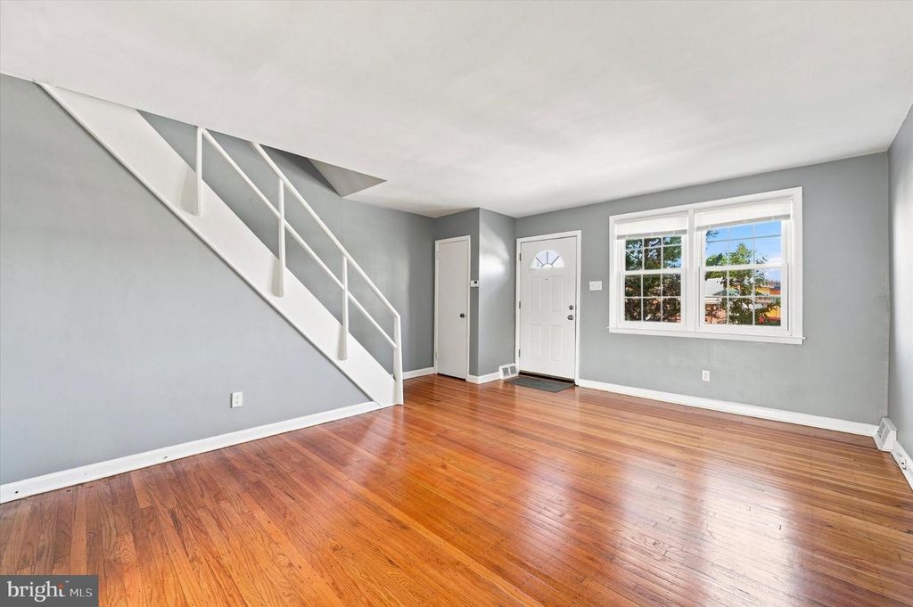 495 KINGSLEY ST, PHILADELPHIA, PA 19128 — photo 3