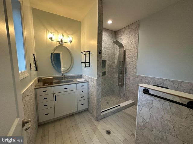 64 B KIRK ROAD, Garnet Valley, PA 19061