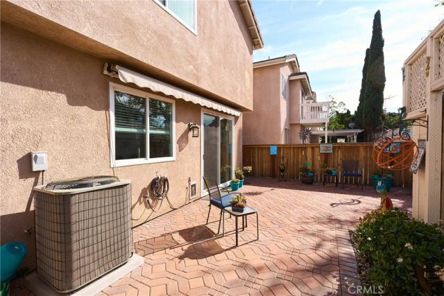 7801 Pacific Circle, Midway City, CA 92655