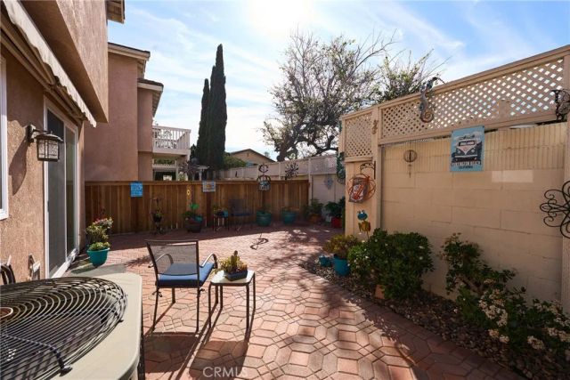 7801 Pacific Circle, Midway City, CA 92655