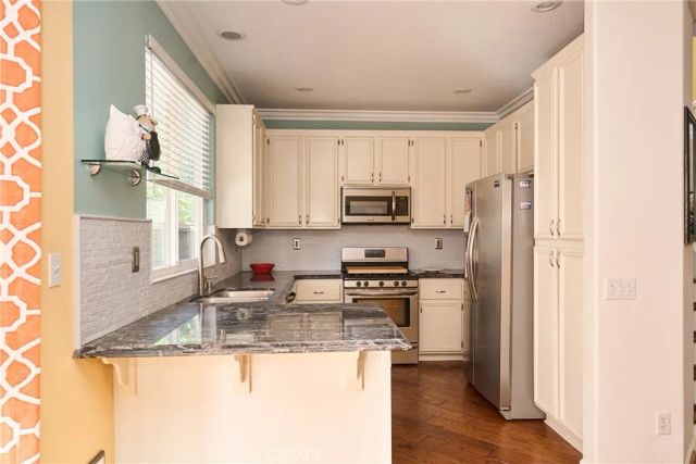 7801 Pacific Circle, Midway City, CA 92655