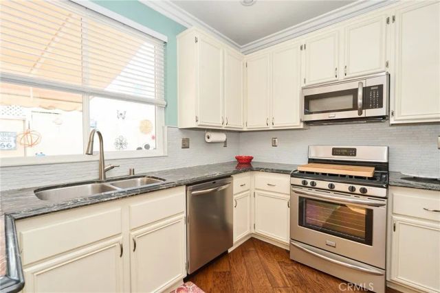 7801 Pacific Circle, Midway City, CA 92655