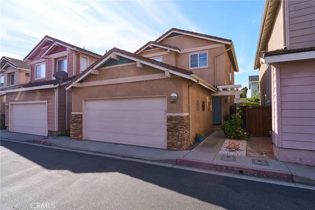 7801 Pacific Circle, Midway City, CA 92655