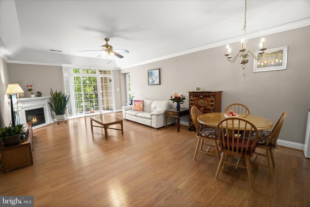 Image 10 of property listing at 5930 GREAT STAR DR #205, Clarksville, MD 21029