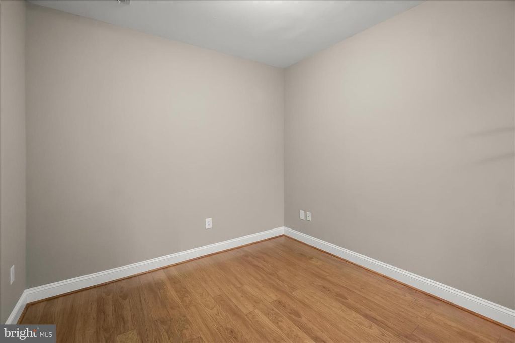Image 17 of property listing at 5930 GREAT STAR DR #205, Clarksville, MD 21029