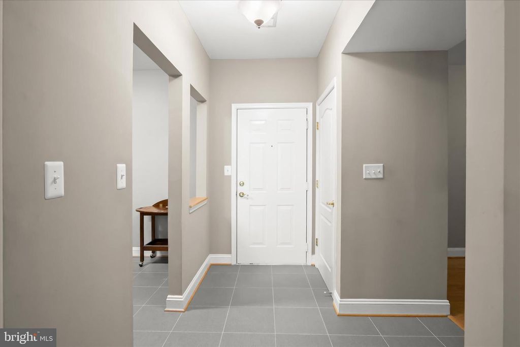 Image 18 of property listing at 5930 GREAT STAR DR #205, Clarksville, MD 21029