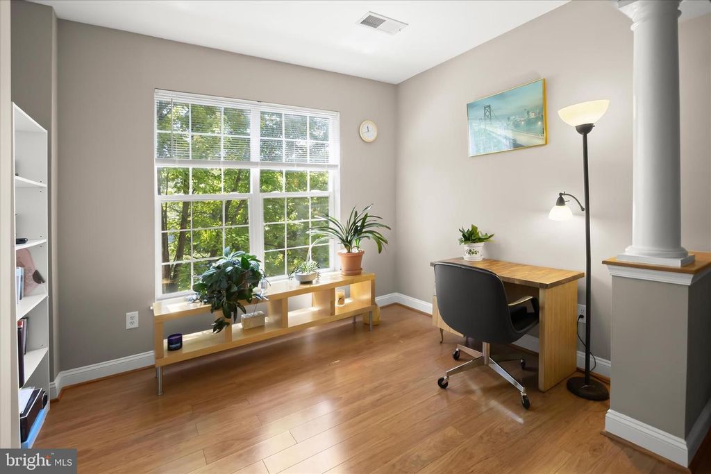 Image 24 of property listing at 5930 GREAT STAR DR #205, Clarksville, MD 21029