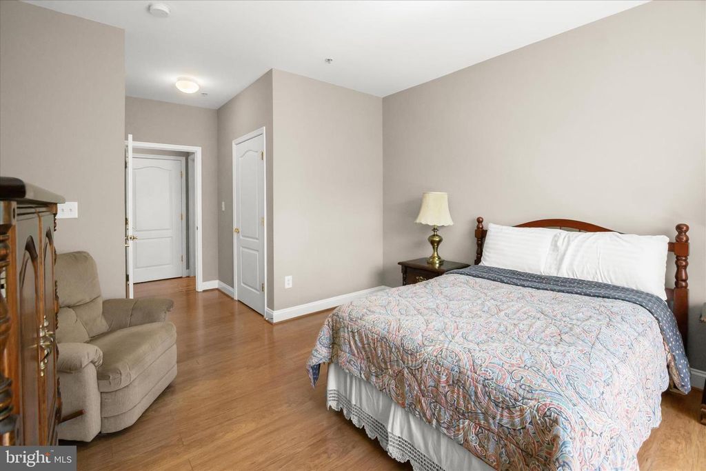 Image 28 of property listing at 5930 GREAT STAR DR #205, Clarksville, MD 21029