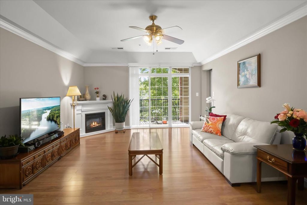 Image 2 of property listing at 5930 GREAT STAR DR #205, Clarksville, MD 21029