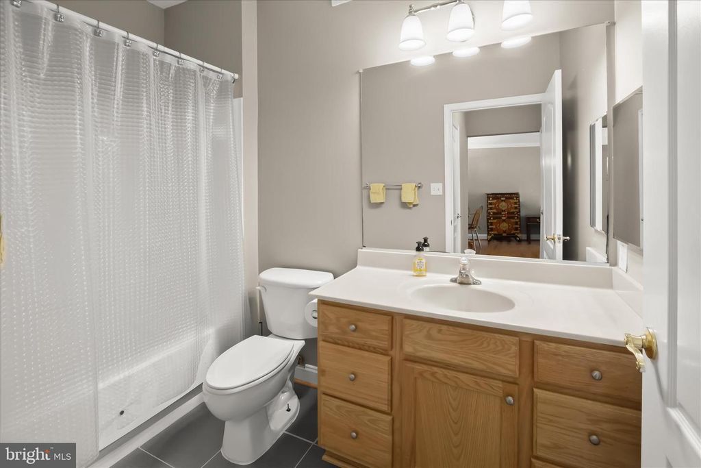 Image 30 of property listing at 5930 GREAT STAR DR #205, Clarksville, MD 21029
