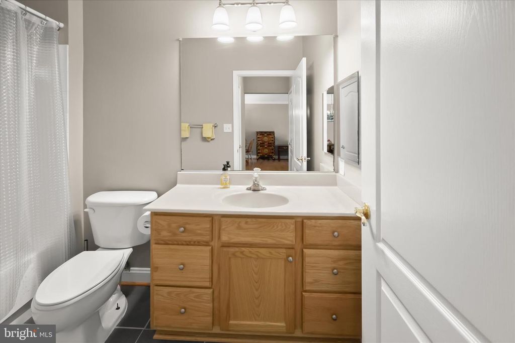 Image 31 of property listing at 5930 GREAT STAR DR #205, Clarksville, MD 21029
