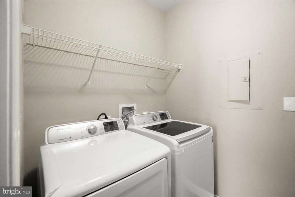 Image 32 of property listing at 5930 GREAT STAR DR #205, Clarksville, MD 21029
