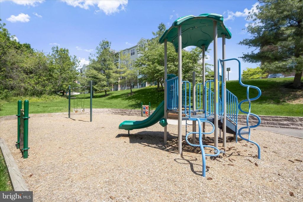 Image 37 of property listing at 5930 GREAT STAR DR #205, Clarksville, MD 21029