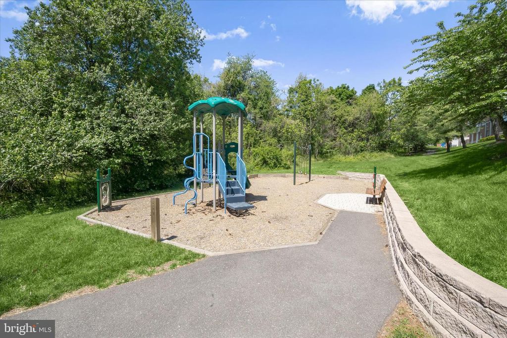 Image 38 of property listing at 5930 GREAT STAR DR #205, Clarksville, MD 21029