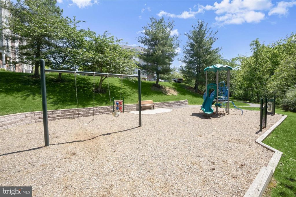 Image 39 of property listing at 5930 GREAT STAR DR #205, Clarksville, MD 21029