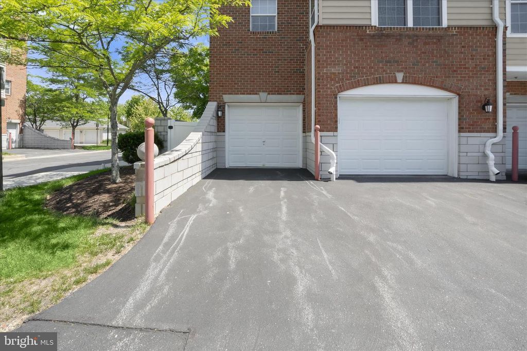 Image 41 of property listing at 5930 GREAT STAR DR #205, Clarksville, MD 21029