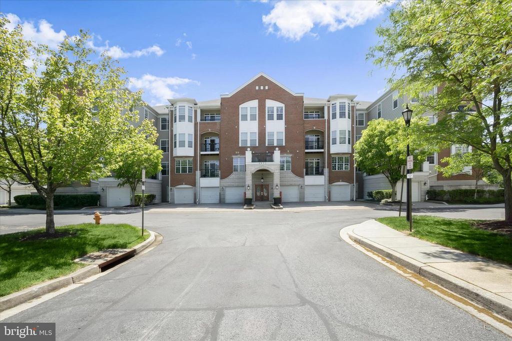 Image 42 of property listing at 5930 GREAT STAR DR #205, Clarksville, MD 21029