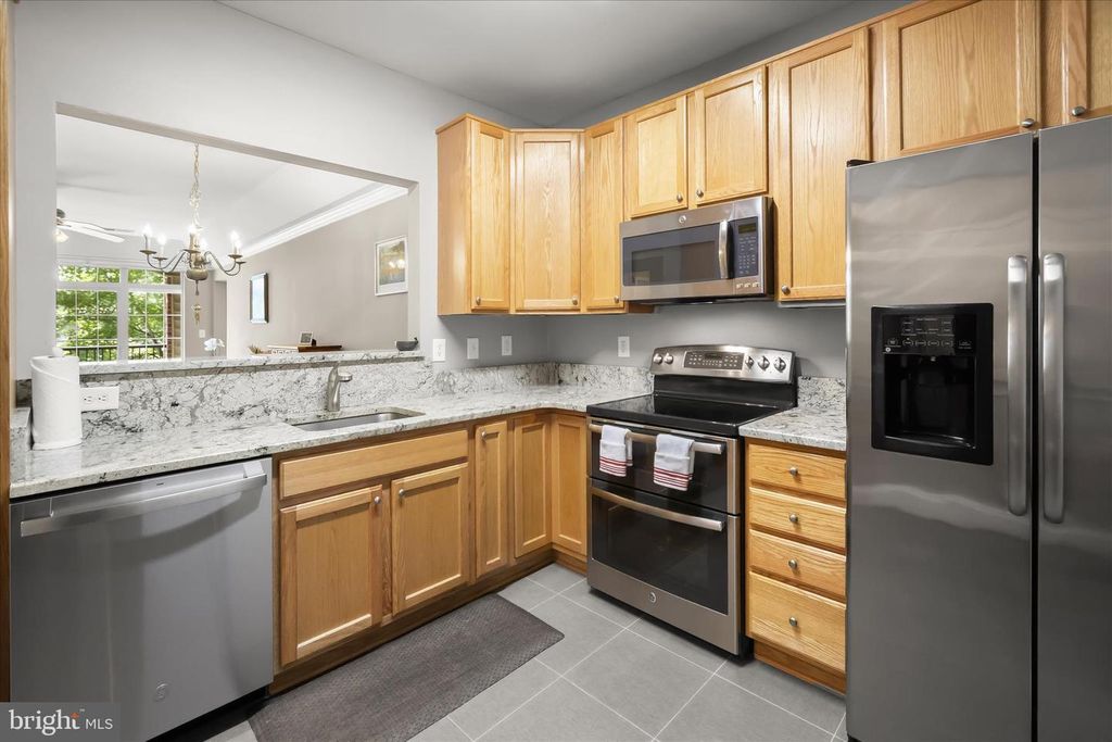 Image 4 of property listing at 5930 GREAT STAR DR #205, Clarksville, MD 21029