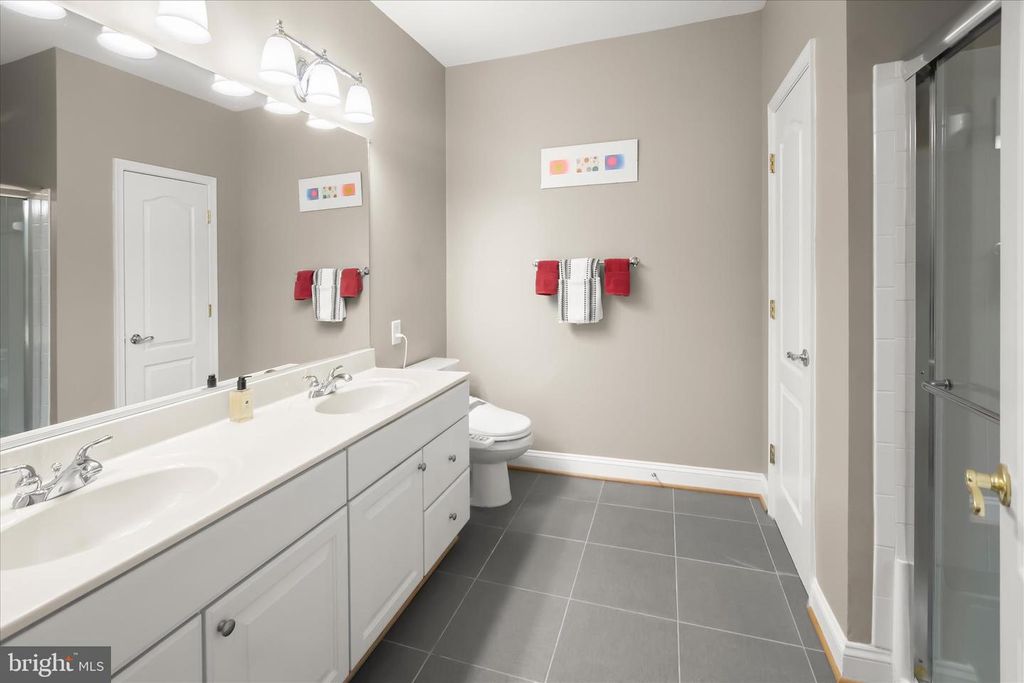 Image 6 of property listing at 5930 GREAT STAR DR #205, Clarksville, MD 21029