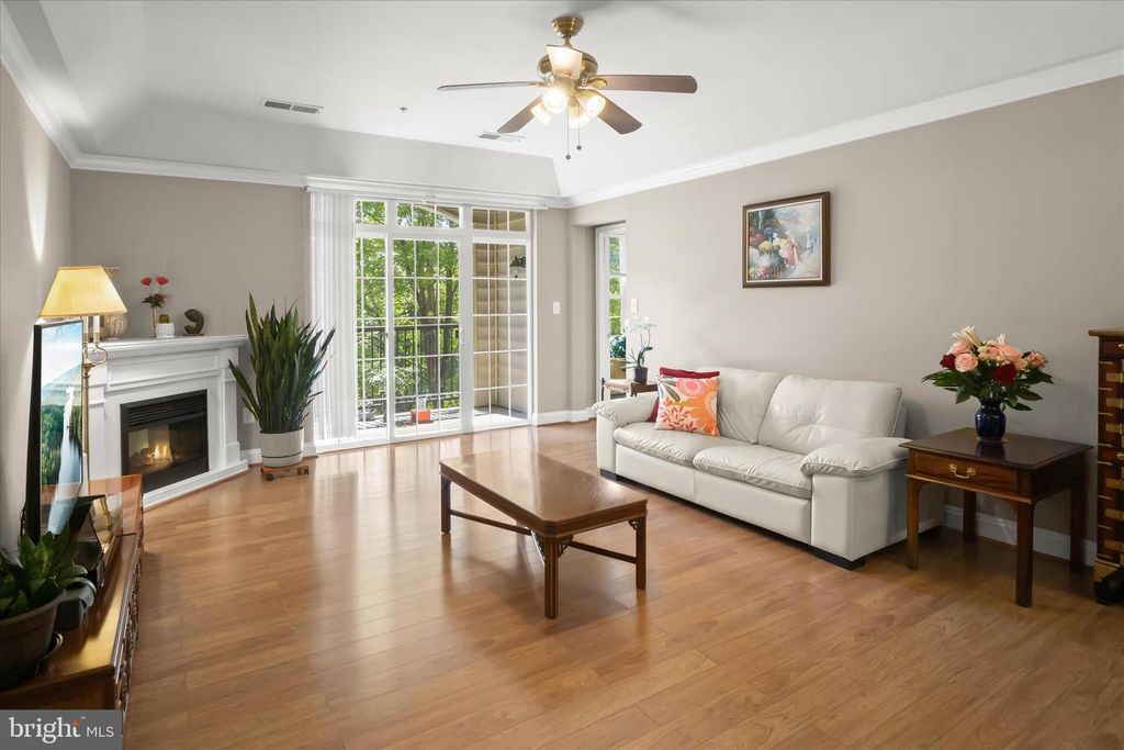 Image 7 of property listing at 5930 GREAT STAR DR #205, Clarksville, MD 21029