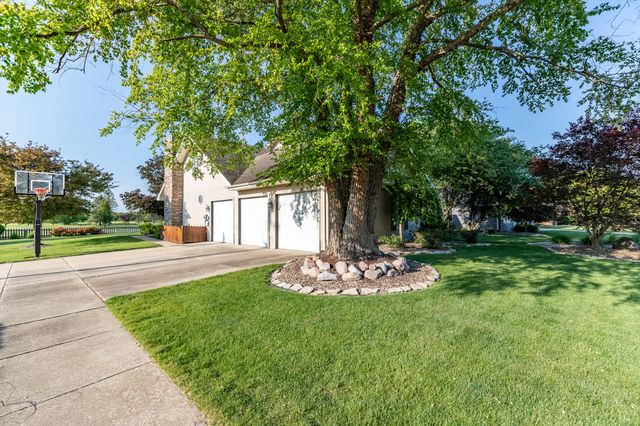 200 Golfview Drive, Schererville, IN 46375