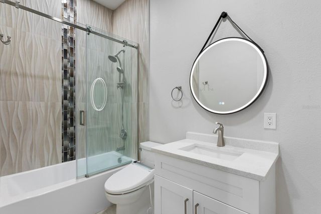 6441 RENWICK CIRCLE, Tampa, FL 33647