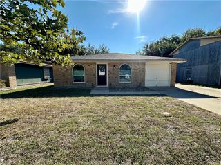 1213 Montreal Dr, Corpus Christi, TX 78418