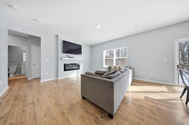 5840 Wynnewood Drive, Grove City, OH 43123