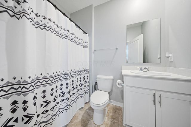 5840 Wynnewood Drive, Grove City, OH 43123