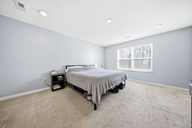 5840 Wynnewood Drive, Grove City, OH 43123