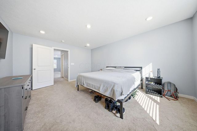 5840 Wynnewood Drive, Grove City, OH 43123