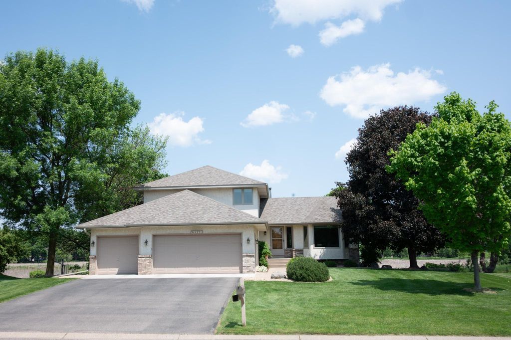 15210 44th Avenue N, Plymouth, MN 55446