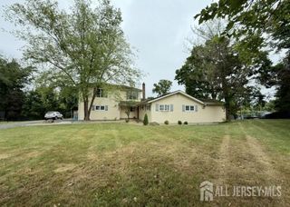 24 Beardslee Road, Franklin Twsp, NJ 08844