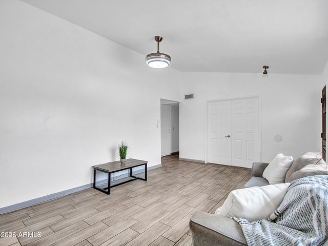2324 W PORT AU PRINCE Lane, Phoenix, AZ 85023