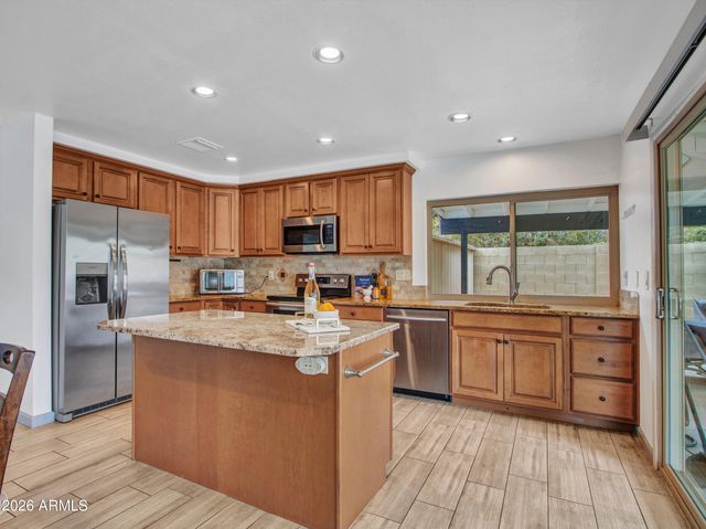 2324 W PORT AU PRINCE Lane, Phoenix, AZ 85023
