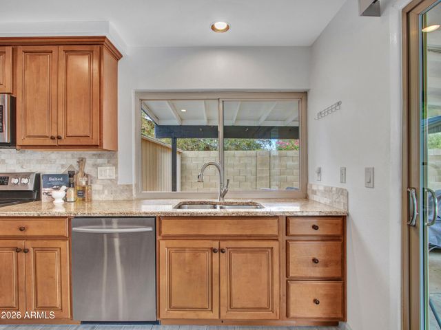 2324 W PORT AU PRINCE Lane, Phoenix, AZ 85023