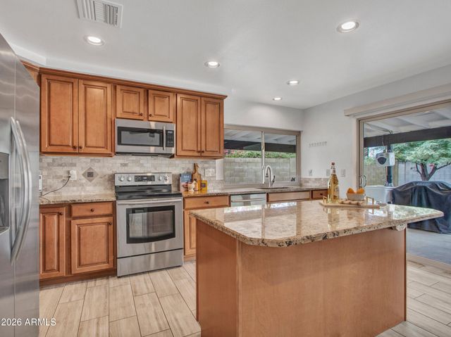 2324 W PORT AU PRINCE Lane, Phoenix, AZ 85023