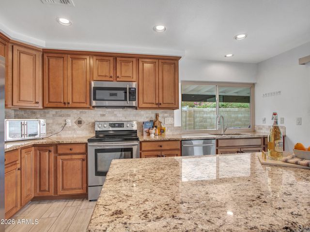 2324 W PORT AU PRINCE Lane, Phoenix, AZ 85023