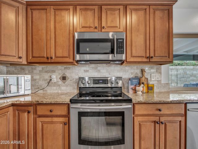 2324 W PORT AU PRINCE Lane, Phoenix, AZ 85023