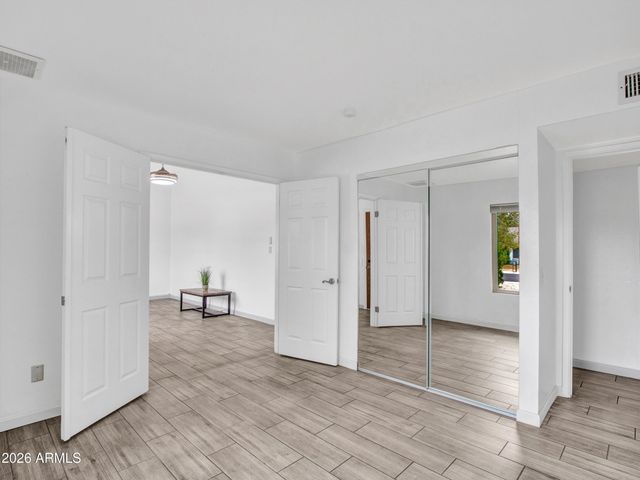 2324 W PORT AU PRINCE Lane, Phoenix, AZ 85023