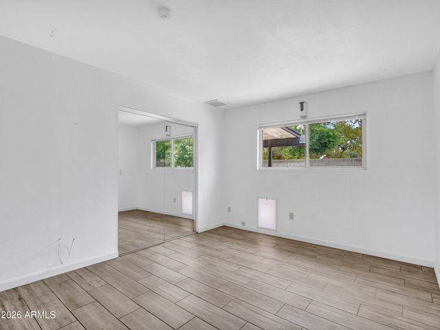 2324 W PORT AU PRINCE Lane, Phoenix, AZ 85023