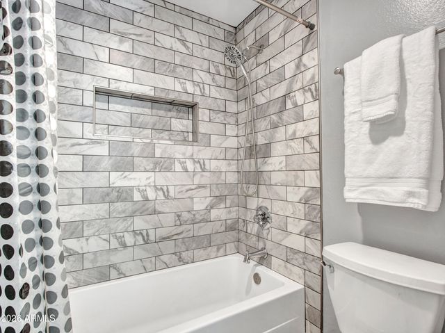 2324 W PORT AU PRINCE Lane, Phoenix, AZ 85023