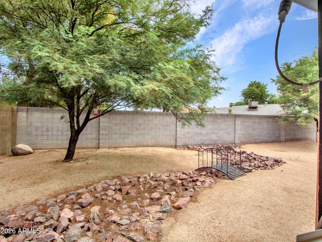 2324 W PORT AU PRINCE Lane, Phoenix, AZ 85023