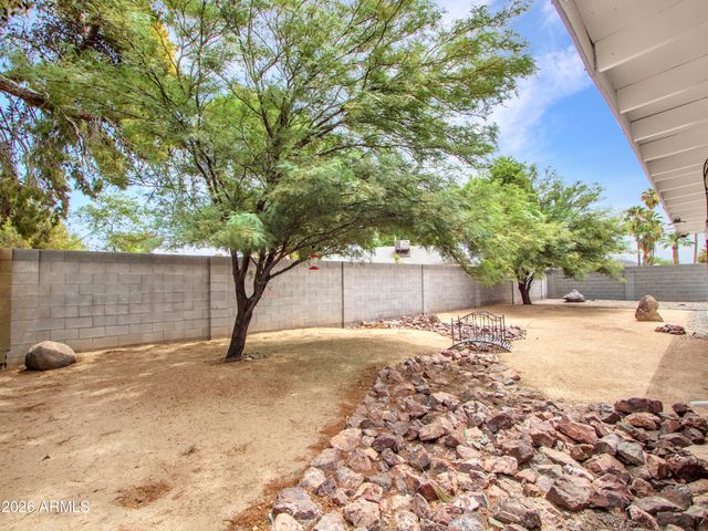 2324 W PORT AU PRINCE Lane, Phoenix, AZ 85023