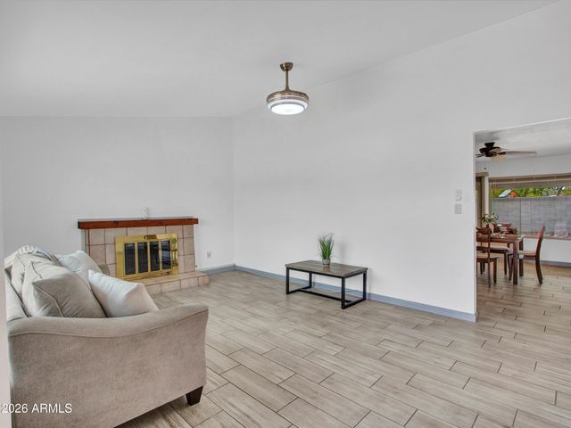 2324 W PORT AU PRINCE Lane, Phoenix, AZ 85023